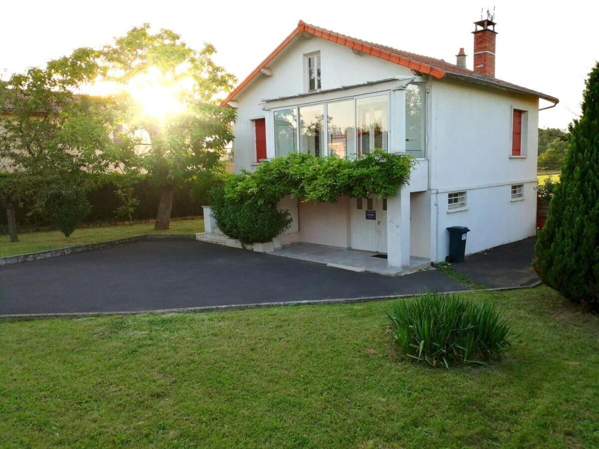 הוילה Saint-Germain-Lembron Gite Pavillon Kifadonfe 3 Ch Avec Cour Et Jardin Clos מראה חיצוני תמונה