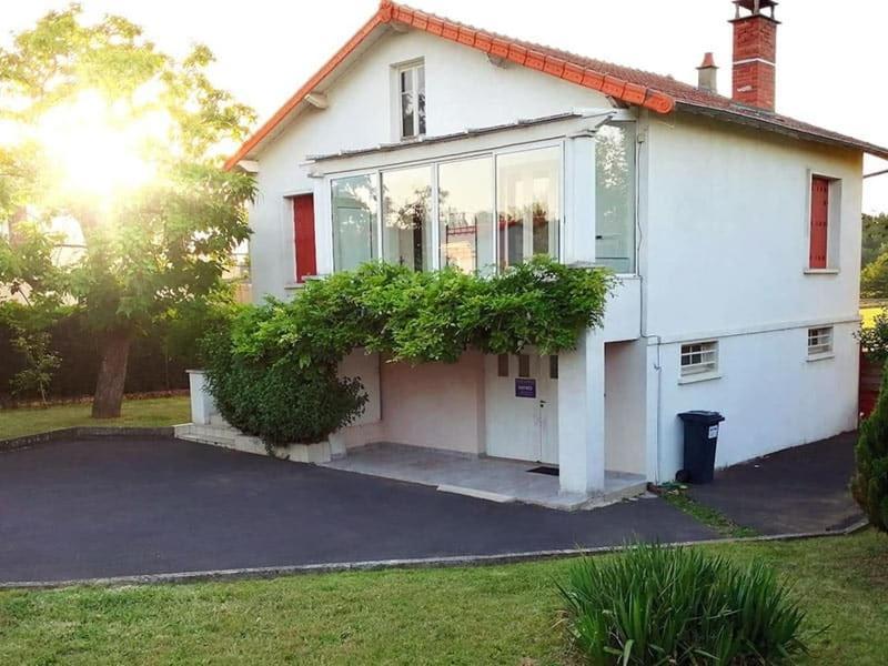 הוילה Saint-Germain-Lembron Gite Pavillon Kifadonfe 3 Ch Avec Cour Et Jardin Clos מראה חיצוני תמונה